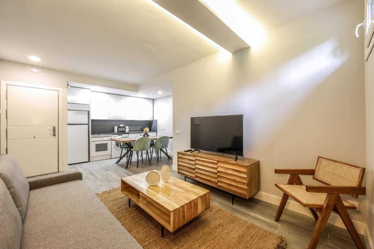 Apartamentos Reformados En Arturo Soria Madrid Esterno foto