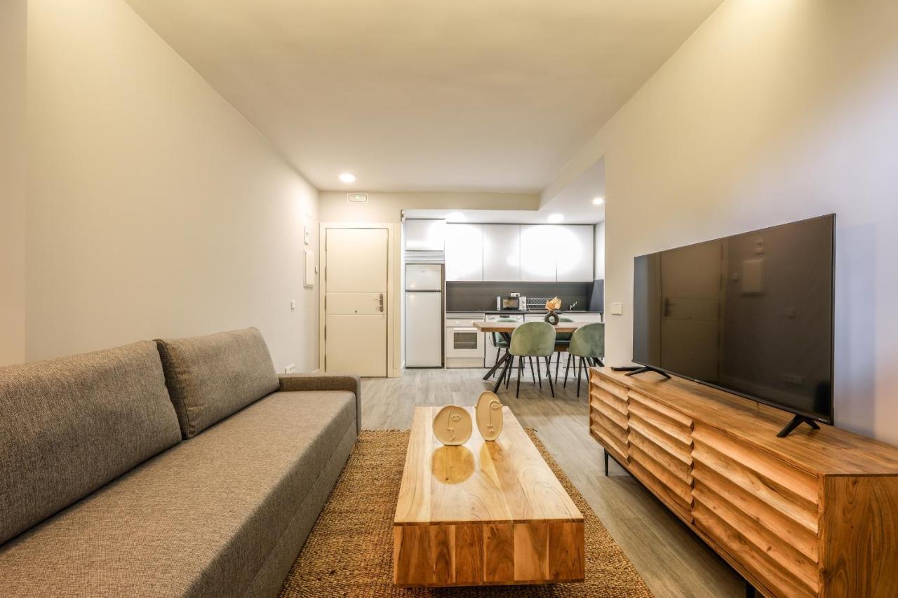 Apartamentos Reformados En Arturo Soria Madrid Esterno foto