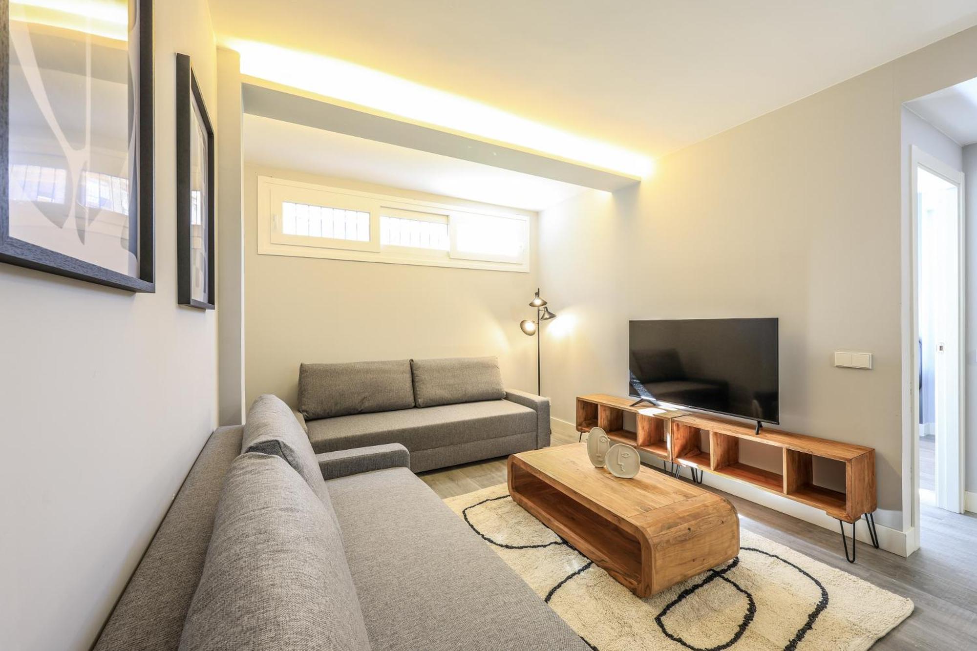 Apartamentos Reformados En Arturo Soria Madrid Esterno foto