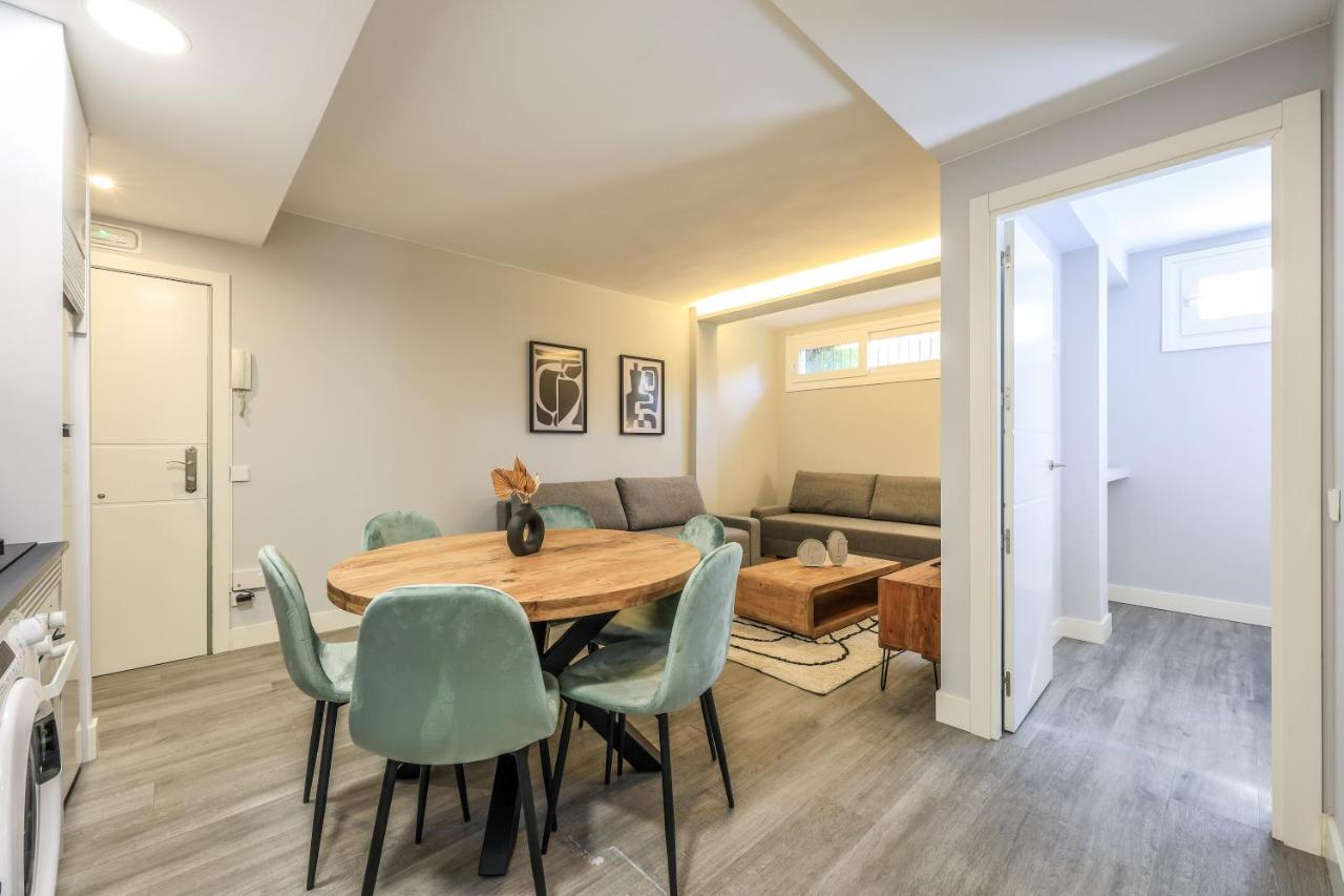 Apartamentos Reformados En Arturo Soria Madrid Esterno foto