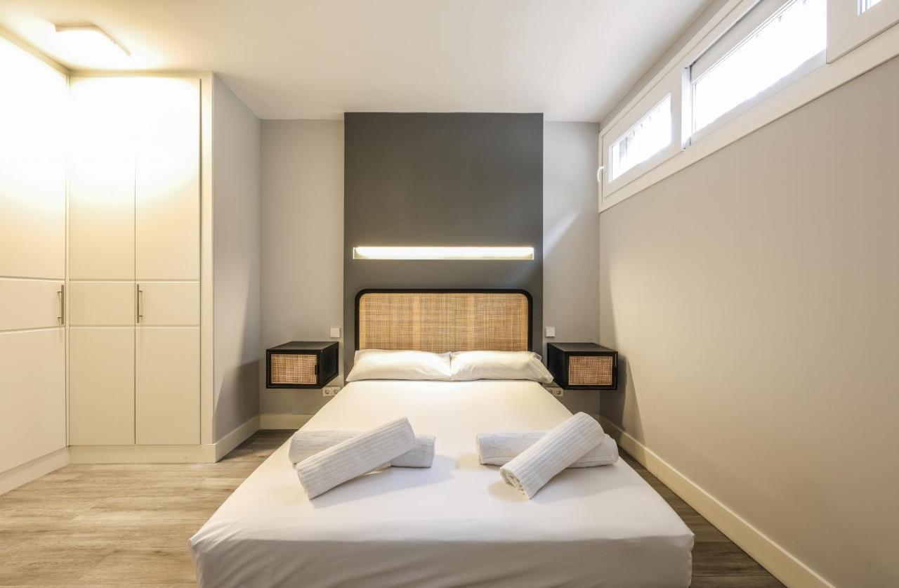 Apartamentos Reformados En Arturo Soria Madrid Esterno foto