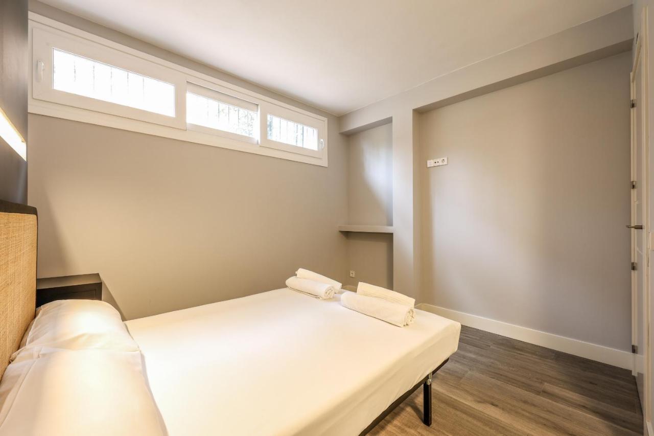 Apartamentos Reformados En Arturo Soria Madrid Esterno foto