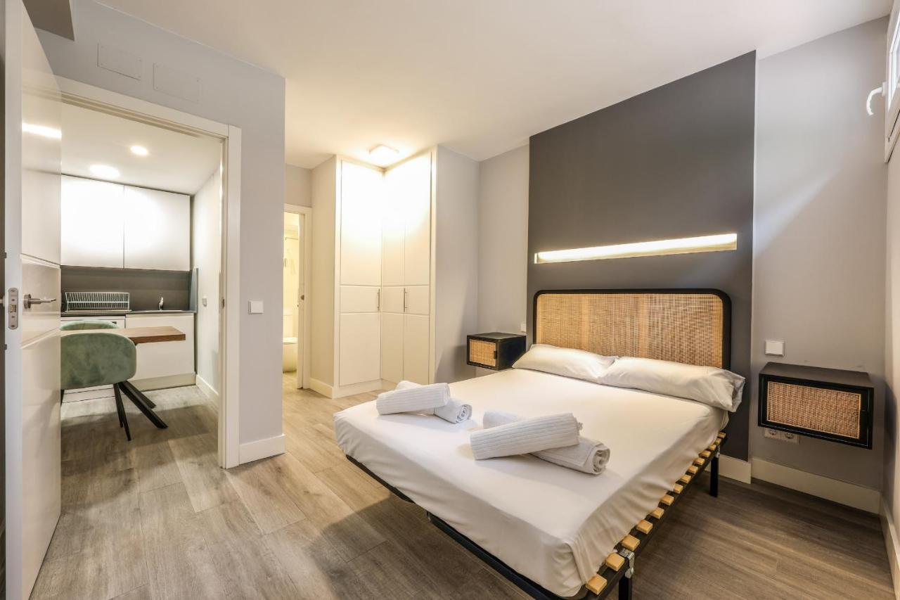 Apartamentos Reformados En Arturo Soria Madrid Esterno foto