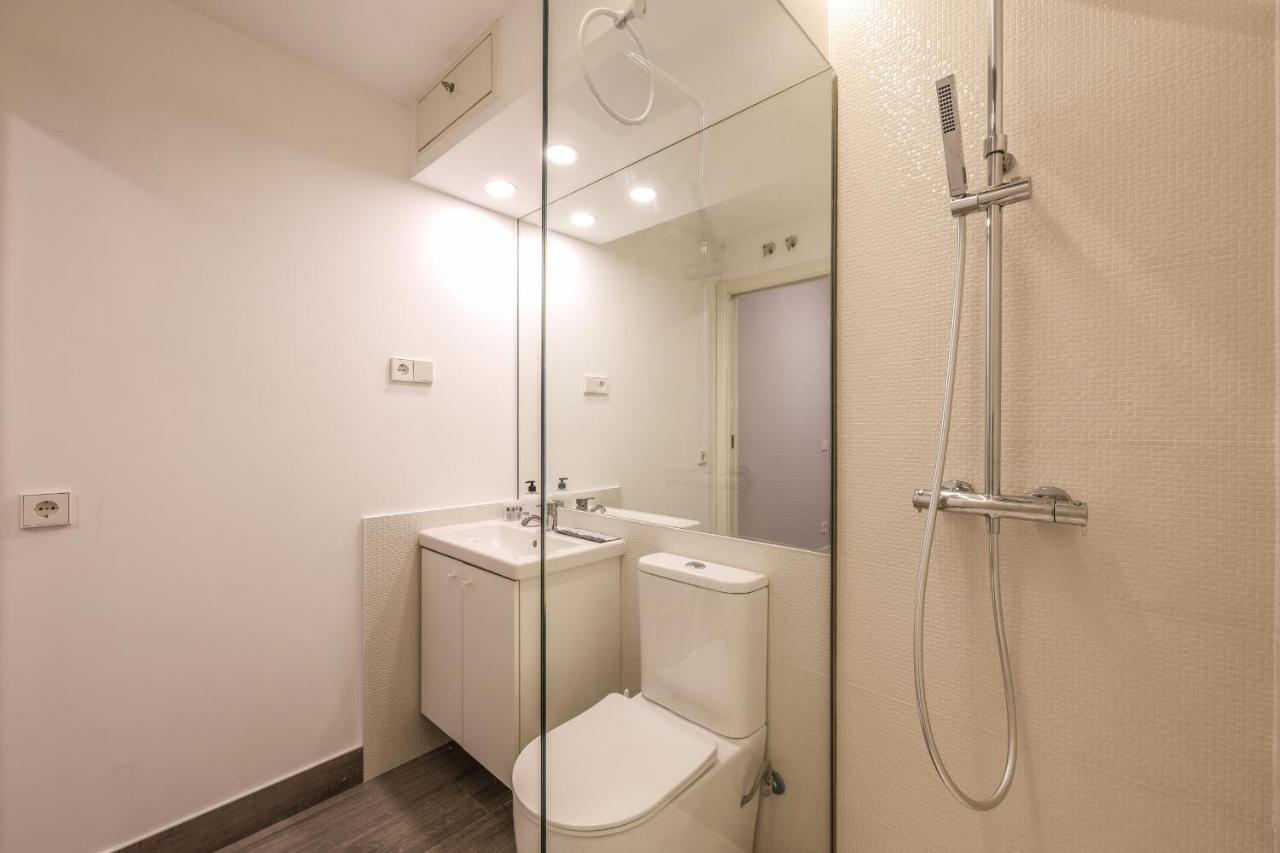 Apartamentos Reformados En Arturo Soria Madrid Esterno foto