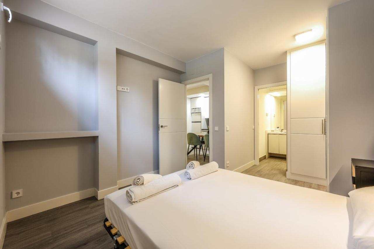 Apartamentos Reformados En Arturo Soria Madrid Esterno foto