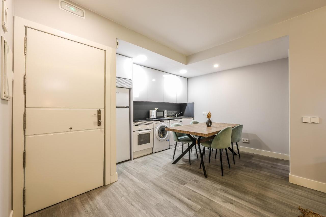Apartamentos Reformados En Arturo Soria Madrid Esterno foto