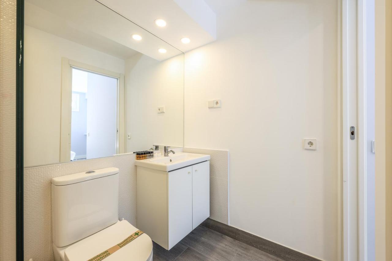 Apartamentos Reformados En Arturo Soria Madrid Esterno foto