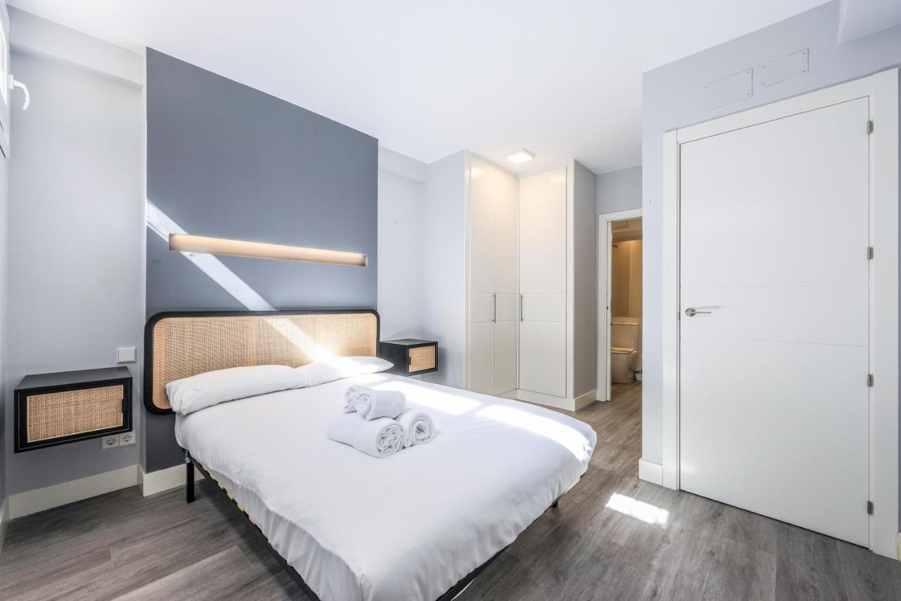 Apartamentos Reformados En Arturo Soria Madrid Esterno foto