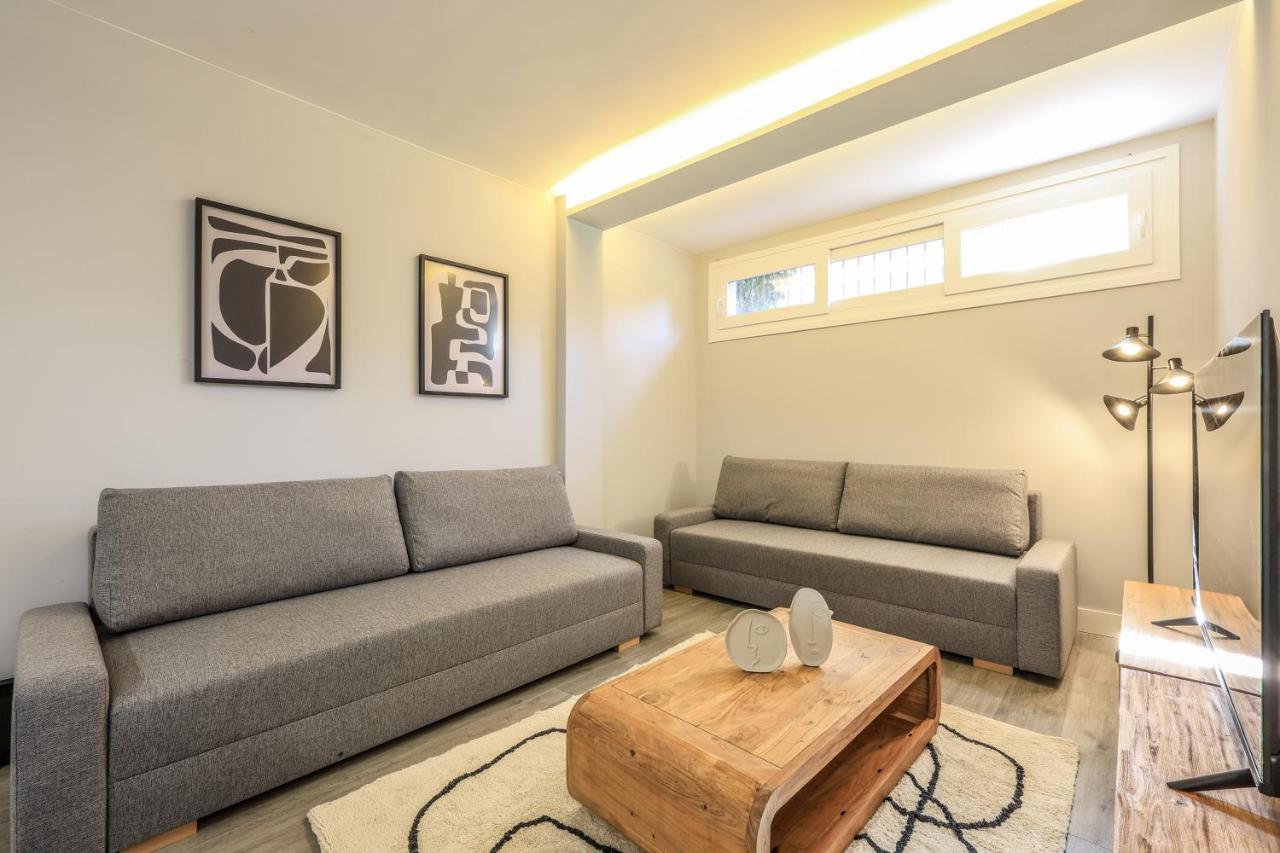 Apartamentos Reformados En Arturo Soria Madrid Esterno foto