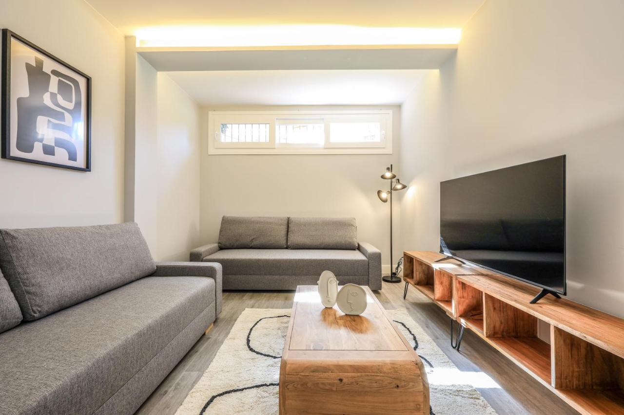 Apartamentos Reformados En Arturo Soria Madrid Esterno foto