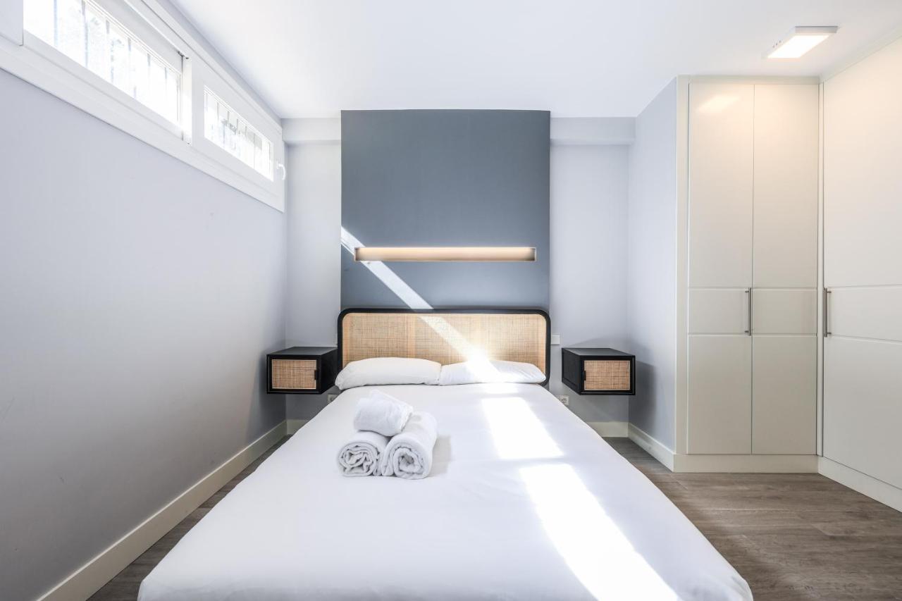 Apartamentos Reformados En Arturo Soria Madrid Esterno foto