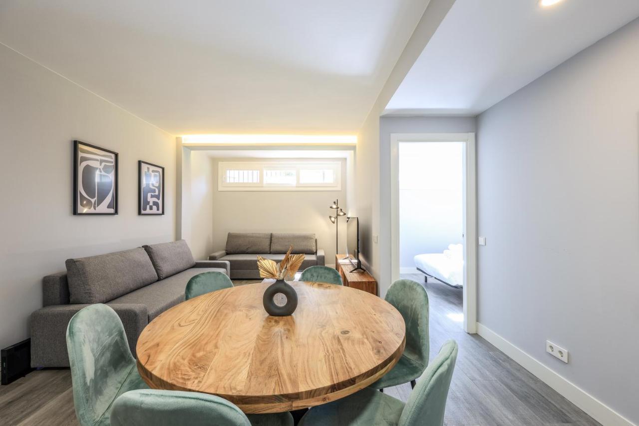 Apartamentos Reformados En Arturo Soria Madrid Esterno foto